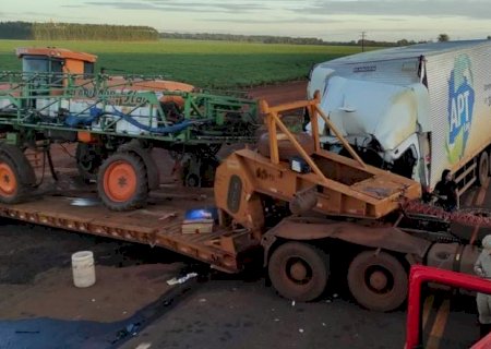 Acidente na BR-163  entre caminhão e carreta deixa uma vitima fatal.