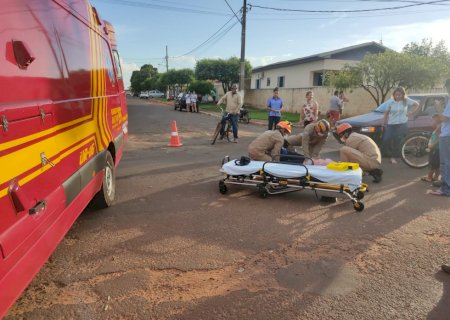 Ivinhema - Acidente entre carro e bicicleta deixa jovem ferida.