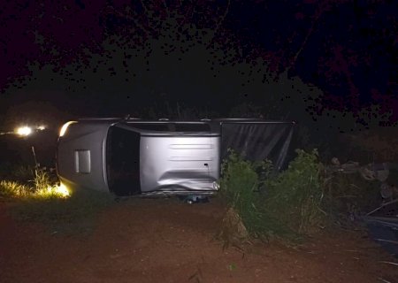 Ivinhema -Acidente (capotamento)envolvendo uma caminhonete na BR -  376 entre Ivinhema e Amandina.