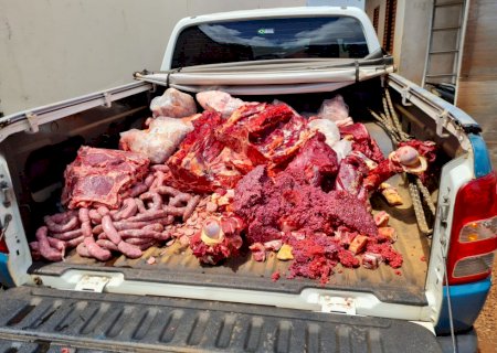 PC e Iagro apreendem alimentos impróprios para consumo, no dia do Consumidor.