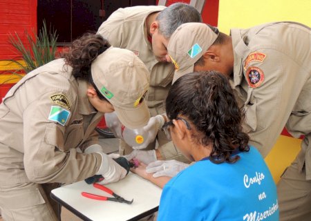 Ivinhema - Bombeiros retiram anel que ficou preso em dedo de adolescente.