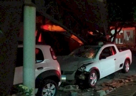 Condutor embriagado é preso Pela Polícia Militar após se envolver em acidente de trânsito.