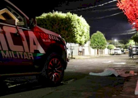 Homem é assassinado a facadas após discussão por dívida de geladeira .