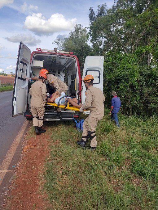 Ivinhema - Acidente na BR -376 deixa um motociclista com ferimentos graves.