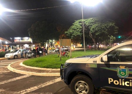 Pelo menos quatro veículos se envolvem em engavetamento no centro de Nova Andradina