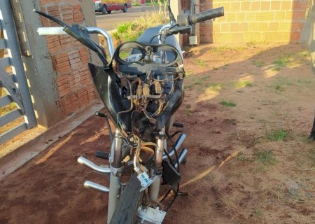 Ivinhema - Acidente entre moto e ônibus deixa uma vítima com ferimentos graves.