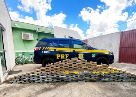 PRF apreende 104,8 Kg de cloridrato de cocaína e 82,2 Kg de pasta base de cocaína.