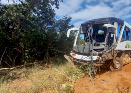 Nova Andradina: Condutor de caminhão que se envolveu em acidente com ônibus morre no Hospital Regional