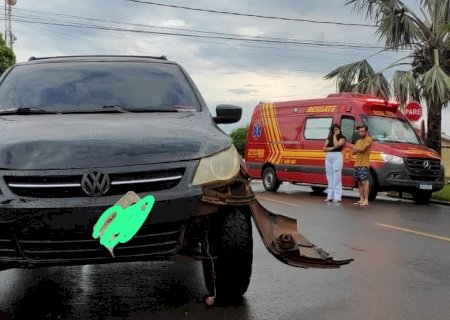 Ivinhema- Acidente entre carro e moto deixa motociclista ferida.