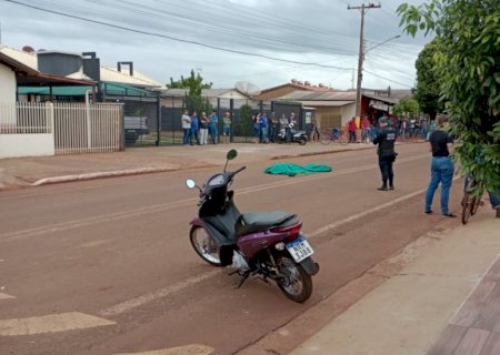 Homem é assassinado com várias facadas.