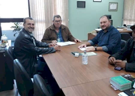 Assessor de deputado federal e representantes da prefeitura de Ivinhema tem agenda positiva em Campo Grande.
