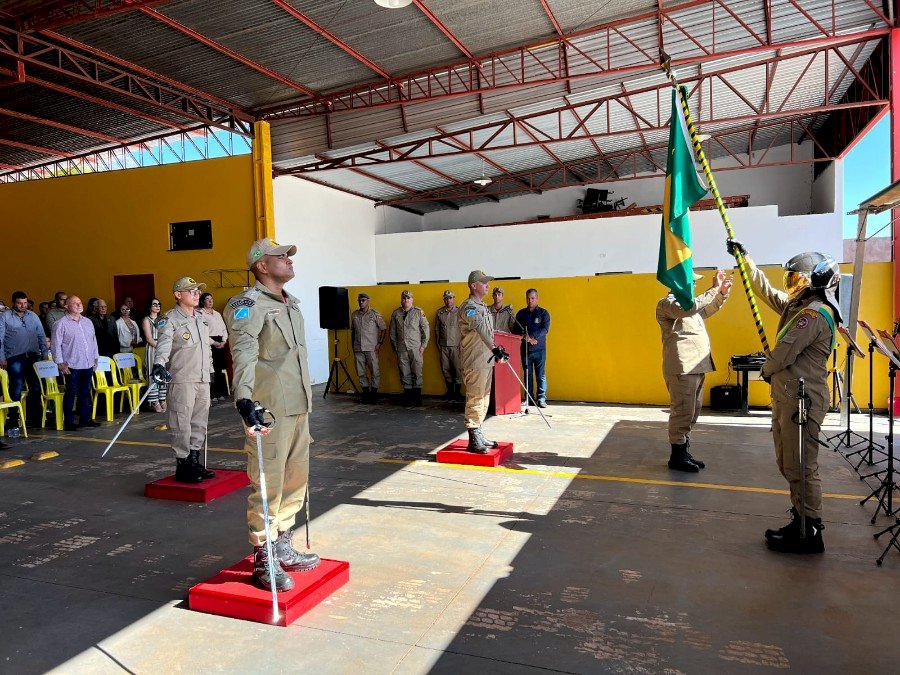 Com uma solenidade bastante emocionante capitão Eliel Rodrigues despede do comando do Corpo de Bombeiros Militar em Ivinhema