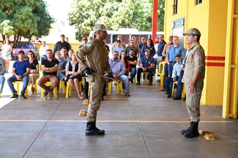 Com uma solenidade bastante emocionante capitão Eliel Rodrigues despede do comando do Corpo de Bombeiros Militar em Ivinhema