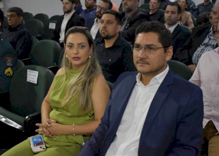 Angélica - Prefeito Edinho Cassuci é agraciado com Diploma de Amigo da PM.