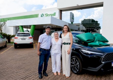 Associada de Ponta Porã é a ganhadora do automóvel 0km da campanha Poupar e Investir é para Todos da Sicredi Centro-Sul MS-BA