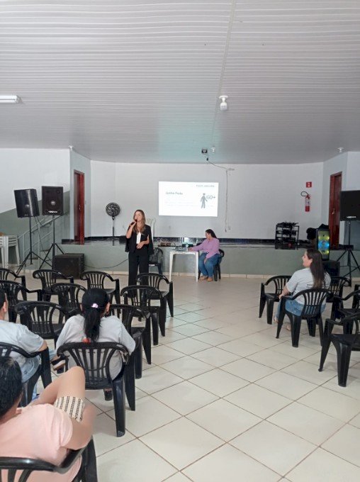 Angélca - Palestra orienta idosos sobre a campanha Junho Prata