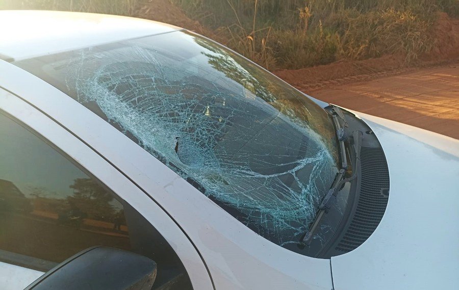 Batayporã: Ciclista fica ferido ao ser atingido por carro no trecho cascalhado da MS-134