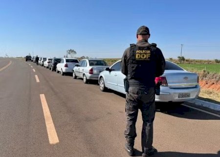 Comboio com 11 carros e mais de R$ 1 milhão em mercadorias contrabandeadas é apreendido em MS