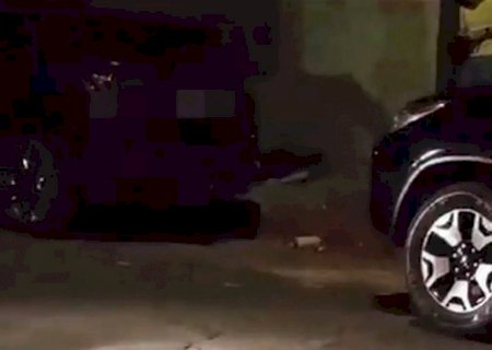 Homem é assassinado a tiros na porta de casa