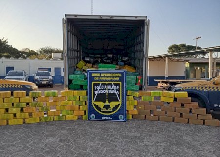 PMR apreendeu 10 toneladas de droga em um caminhão baú