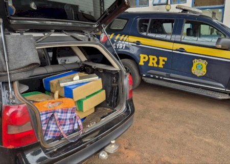 Ivinhema - PRF apreende carro recheado de maconha e skunk em Amandina