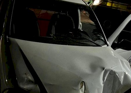 Ivinhema - Colisão em poste deixa jovem com ferimentos leves