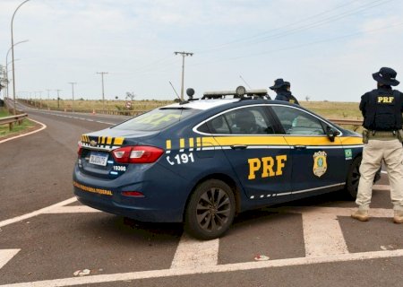 Mulher é presa pela PRF com Jeep furtado na região de Nova Andradina