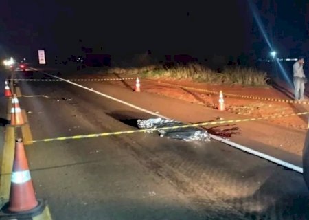 Homem é atropelado por carreta e morre na MS-156
