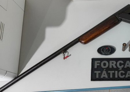 Polícia Militar prende homem por posse irregular de arma de fogo, sequestro e cárcere privado em Batayporã