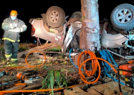Grave acidente deixa dois mortos na BR-376 em Vicentina