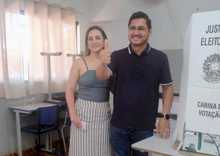 Angélica - Edinho Cassuci vota e fala da espectativa sobre a eleição municipal