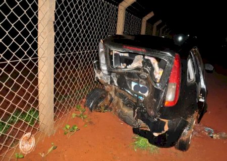 Carros ficaram destruídos em acidente na MS 306