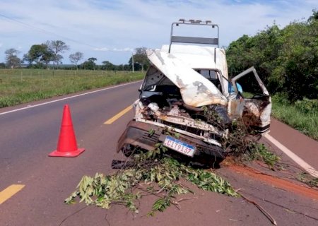 Acidente com veículo de entregas deixa morador de Bataguassu ferido na MS-338
