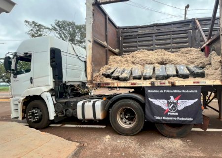 PMR prende indivíduo transportando carga de mais de duas toneladas de maconha