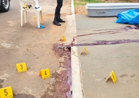 Homem é executado a tiros em frente à própria casa