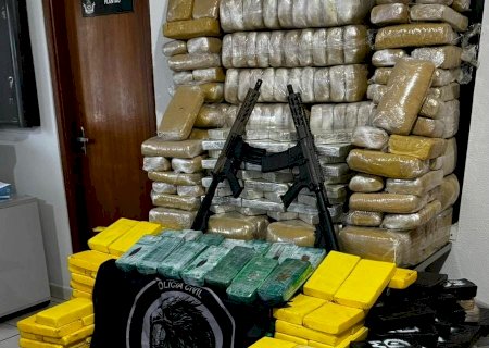 Polícia Civil apreende 02 fuzis e carga milionária de drogas