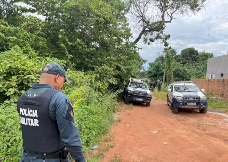 Dois traficantes são mortos em confronto com a polícia no meio de matagal