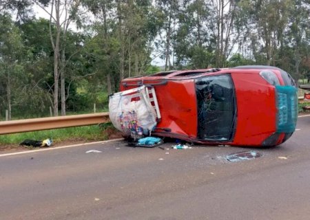 Casal e 3 crianças sofrem acidente na MS-395