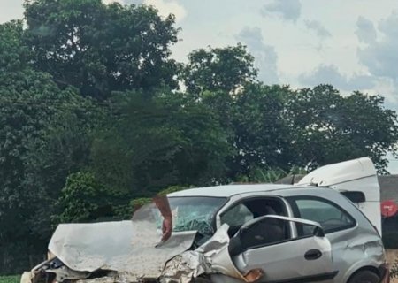 Acidente entre carros na BR 163 próximo ao posto Zitão, deixa feridos