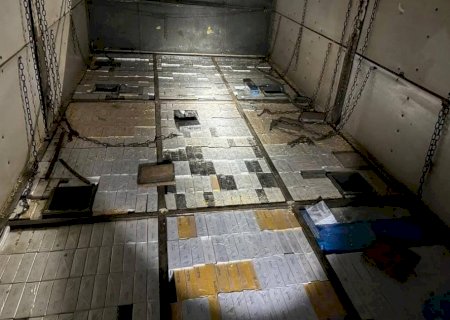 PRF apreende carga ilegal com 952 celulares em Naviraí