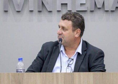 Vereador Bira destaca diálogo entre os poderes durante sessão solene