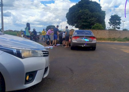 Ivinhema - Acidente envolvendo um carro e uma moto deixa motociclista ferida