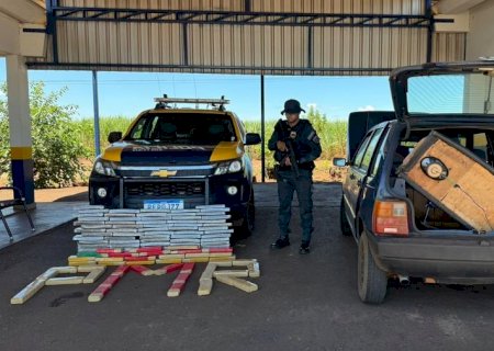 Polícia Militar Rodoviária apreende mais de 100 kg de maconha em veículo abandonado por traficante em Batayporã
