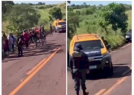 Motociclista é arremessado 60 metros e morre ao bater de frente com carro