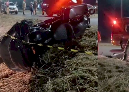 Motociclista de 43 anos morreu perto de casa ao perder controle da direção e colidir em placa