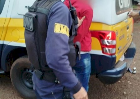Homem é preso em Dourados após ameaçar atear fogo em mulher
