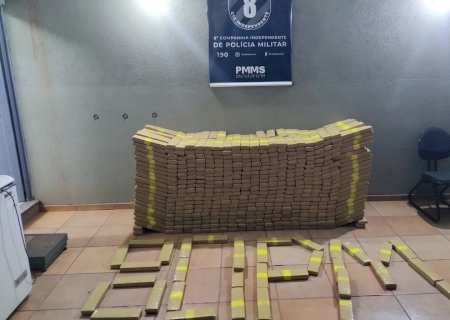 Polícia Militar apreende mais de 1 tonelada de maconha durante perseguição