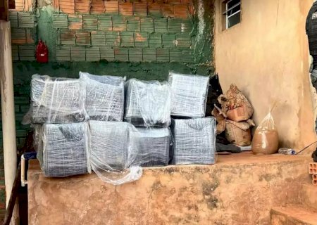 Três são presos carregando caminhão com 3,5 toneladas de maconha