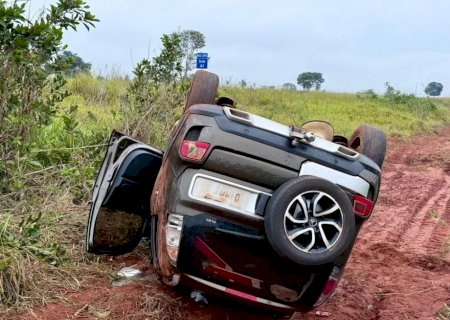 Jovens capotam veículo próximo à Bataguassu, retiram as placas e fogem para Anaurilândia na manhã deste domingo