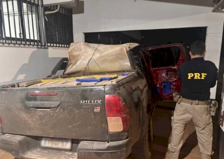 PRF apreende 1,8 tonelada de maconha e recupera caminhonete